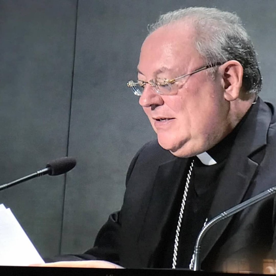 monsignore fabene presenta il sinodo